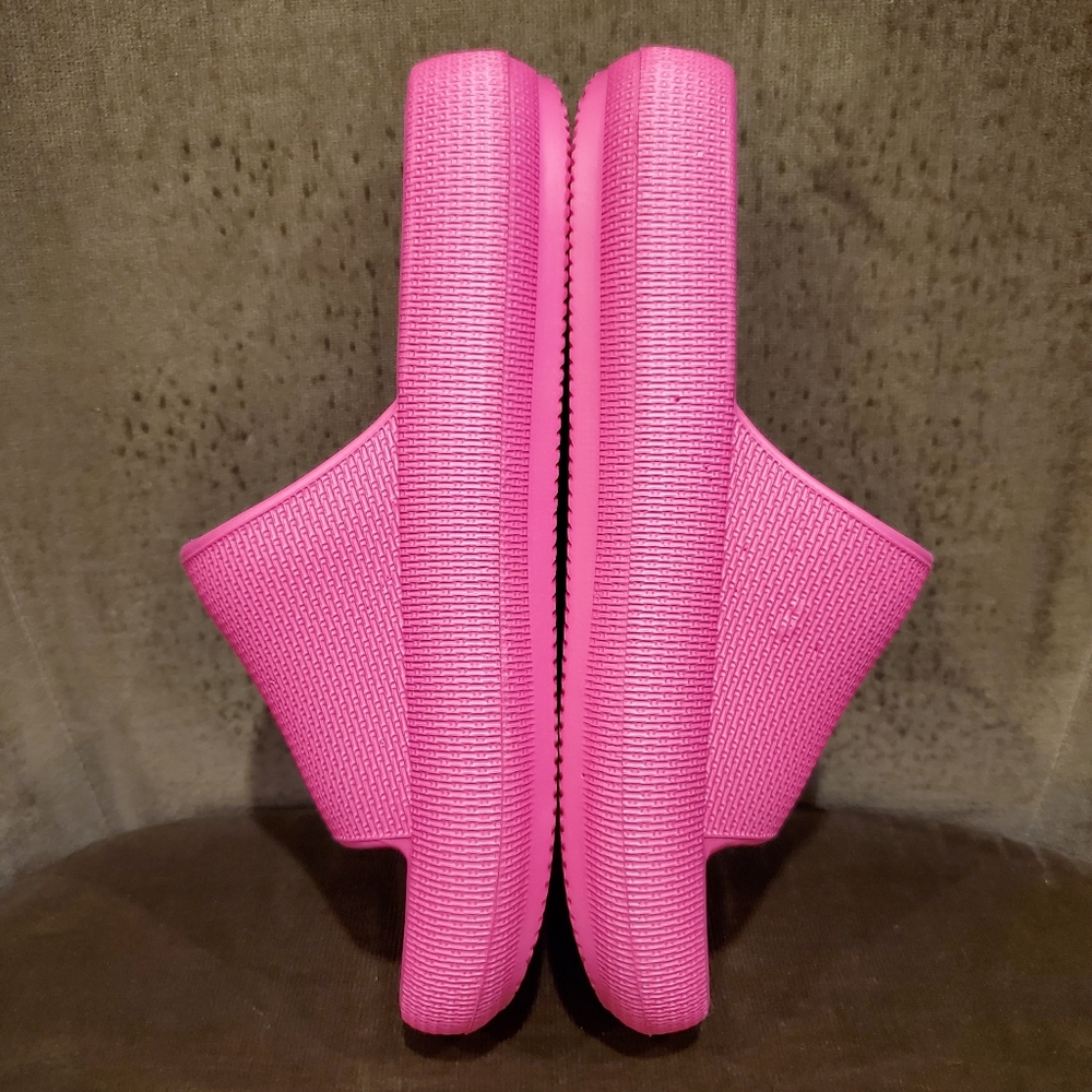 NWOT-Fun Pink Slides!!💓🌷💓 - Picture 4 of 9